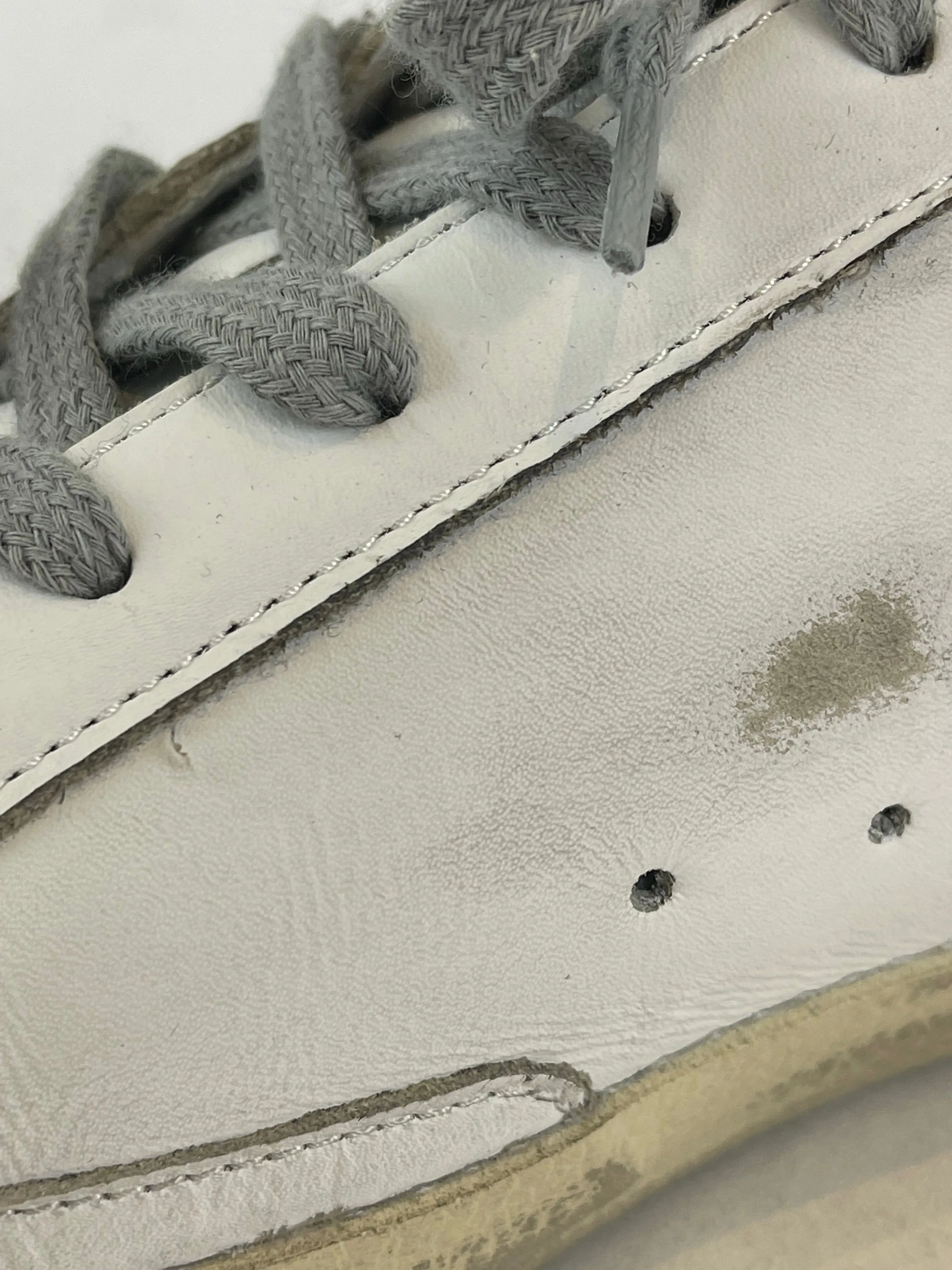 Golden Goose White Distressed Effect Leather “SuperStar” Trainer -UK 6 /EU 39