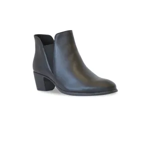Munro Women's Jackson - Black